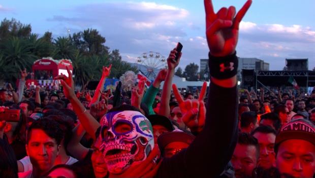 Vibran 80 mil asistentes a la última jornada de conciertos del Vive Latino