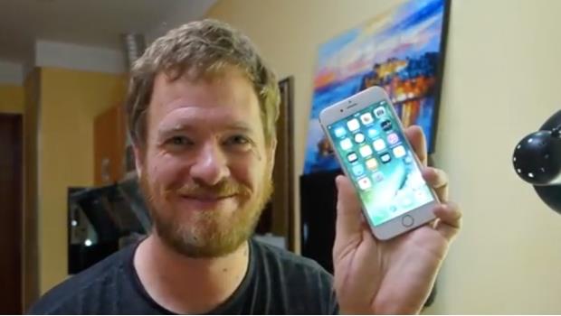 Este hombre ensambló su propio iPhone con 300 dólares