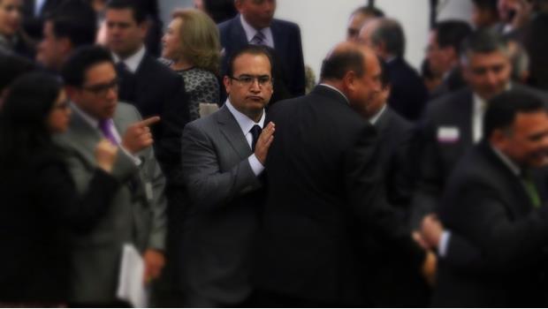 PGR espera a Javier Duarte afuera del Congreso estatal