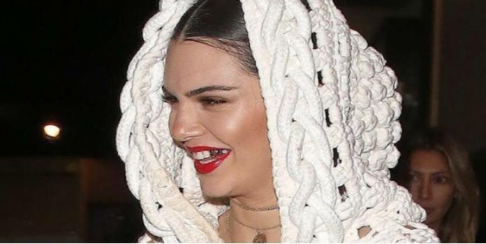 El nuevo accesorio de Kendall Jenner, ¿un diente de oro?
