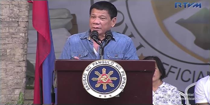 Presidente de Filipinas amenaza con lanzar a corruptos desde helicóptero