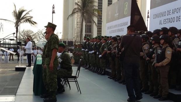 Yunes firma acuerdo para que Policía Militar refuerce seguridad