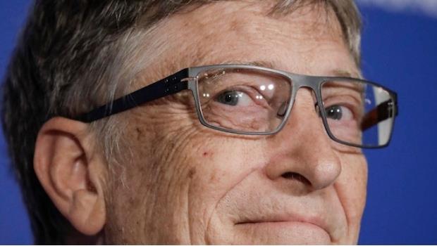 Asegura Bill Gates que los robots deberían pagar impuestos