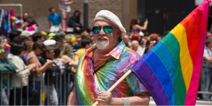 Muere creador de la bandera del orgullo LGBTQ