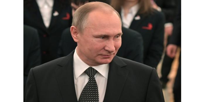 Putin se involucró personalmente en hackeo contra Clinton, acusa la CIA