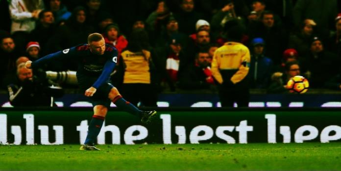 VIDEO: Rooney se convierte en el máximo goleador del United con golazo de cobro de falta