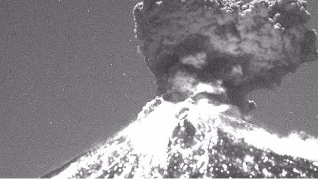 Volcán Popocatépetl registra explosión; reportan caída de ceniza