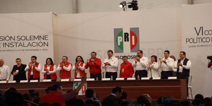 Luis Videgaray, entre los miembros del nuevo Consejo Político Nacional del PRI