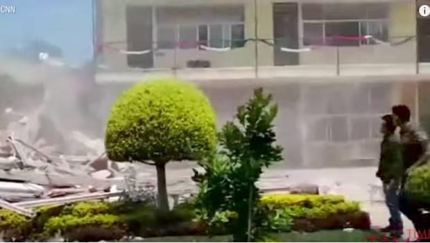Al grito de se está escapando el gas, desalojaron Colegio Enrique Rébsamen (VIDEO)