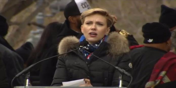 VIDEO: Encienden Scarlett Johansson y Ashley Judd la Marcha de las Mujeres