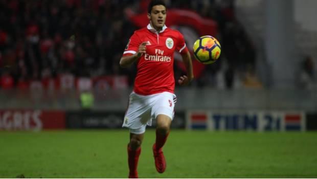 Raúl Jiménez participa 10 minutos en goleada del Benfica