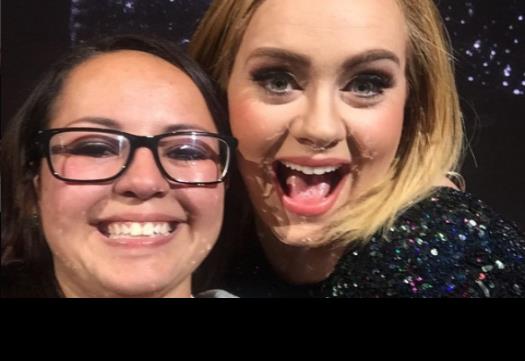 Adele le canta Happy Birthday a una fan mexicana
