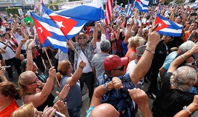 Siguen los festejos en Miami por la muerte de Fidel Castro