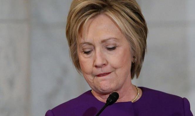 Un dedazo permitió el hackeo a la campaña de Clinton