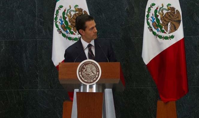 Peña Nieto se reúne con su gabinete en Los Pinos