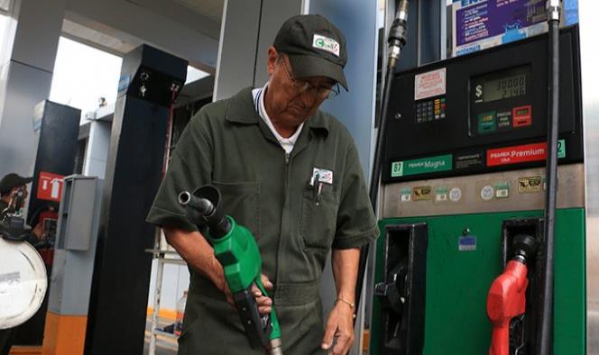 Prematuro estimar ajuste a precio de gasolinas para febrero: SHCP