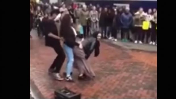 Amenazan de muerte a musulmana que bailó twerking (VIDEO)