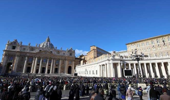 El Vaticano a Trump: Donde existe la soberbia existe siempre la guerra