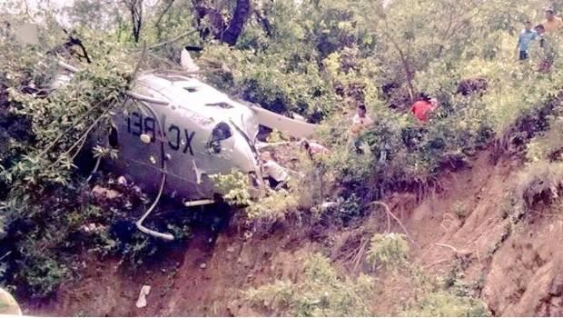 Se desploma helicóptero que llevaba víveres a Oaxaca