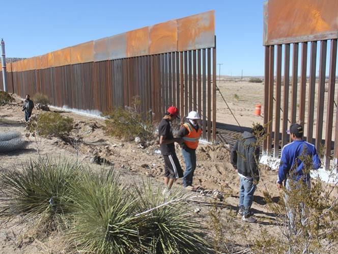 Estados Unidos publica calendario para muro en la frontera con México