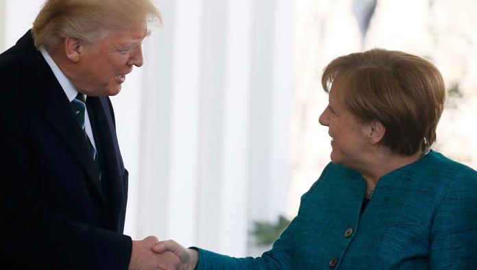 Trump se reúne con Merkel en la Casa Blanca