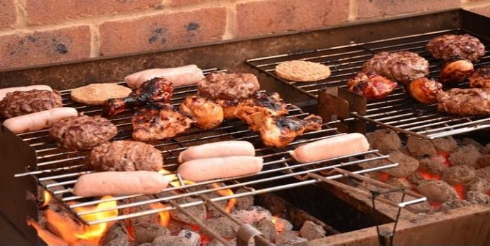La carne asada y los hot-dogs podrían causar cáncer