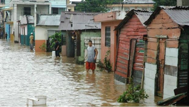 Inundaciones provocan desalojo de miles en República Dominicana