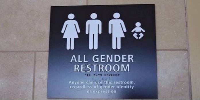 Anulará EU ley que permite a alumnos trans usar el baño de su elección