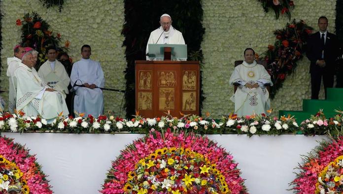 Papa Francisco pide a colombianos profesar reconciliación y paz