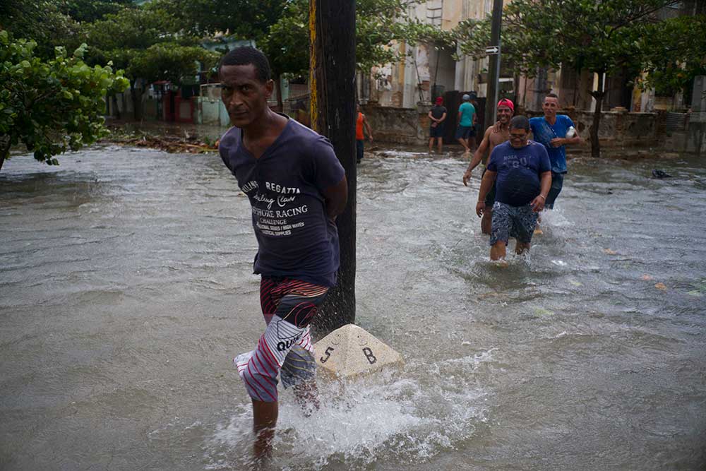 Cuba sufre daños e inundaciones por Irma, pero hasta ahora sin muertos