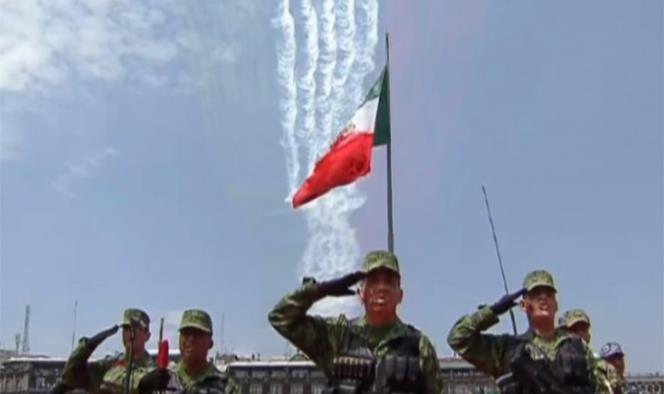 Desfile Militar dedicado a damnificados de Oaxaca y Chiapas
