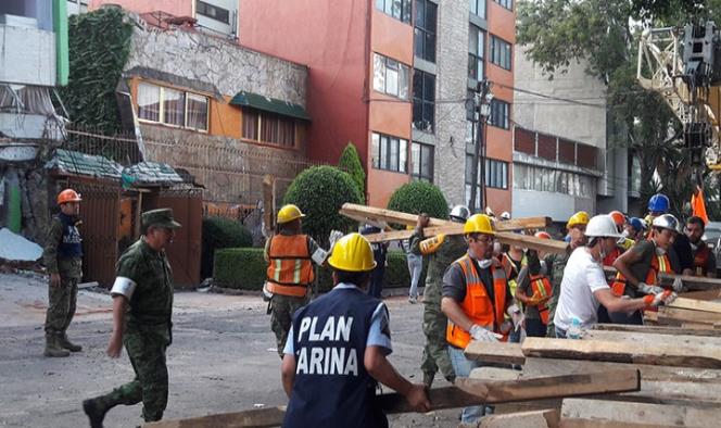Reanudan labores de rescate en inmuebles dañados por sismo