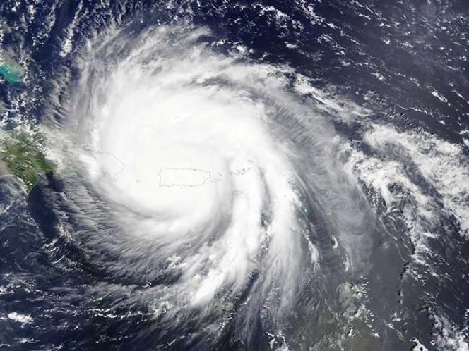 Ordenan evacuaciones en Carolina del Norte por huracán María