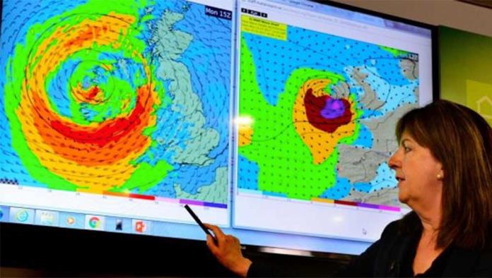 Huracán Ofelia amenaza a Irlanda con peor tormenta en 50 años