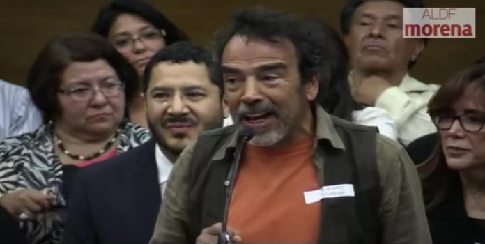 Damián Alcázar pide licencia permanente a la Asamblea Constituyente