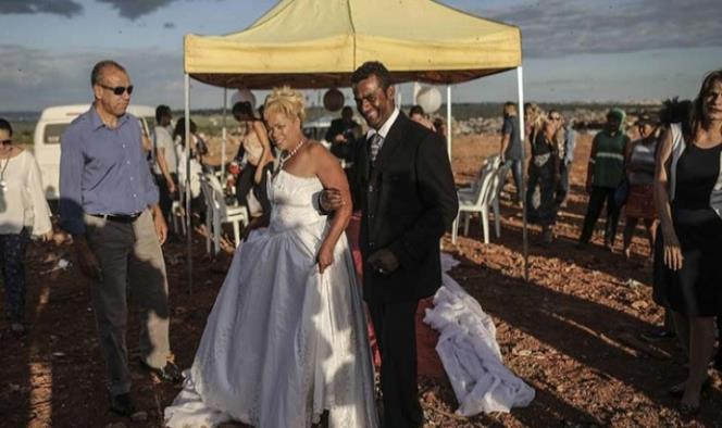 Una boda marca el fin del basurero más grande de América