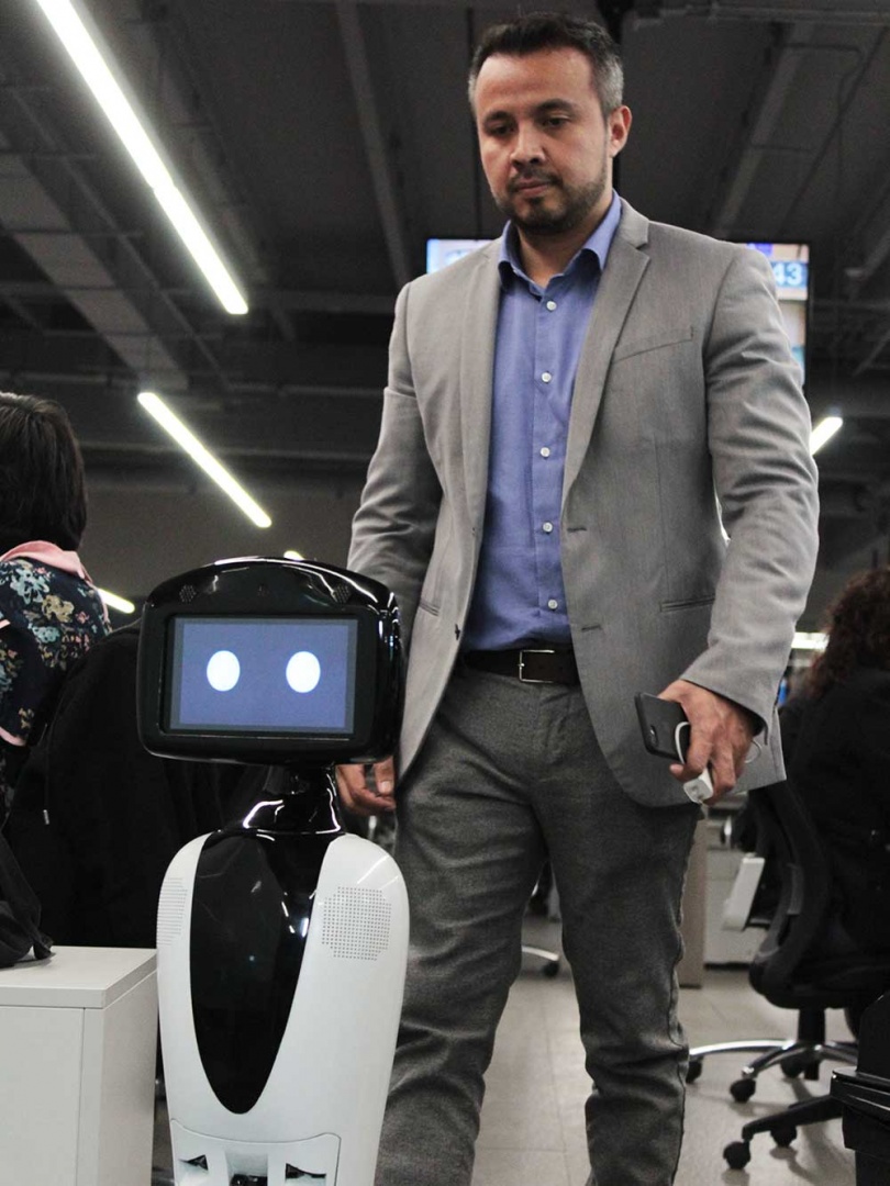 Video: Este robot mexicano te pide un taxi, cuenta chistes, organiza tu agenda