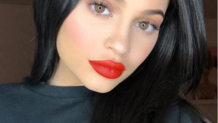 Kylie Jenner rompe récord en Instagram con foto de su bebé