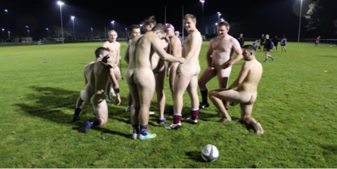 Equipo de rugby se desnuda para el #Mannequinchallenge más ardiente