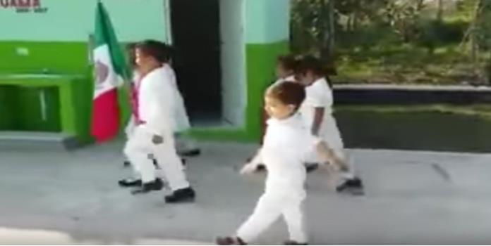 VIDEO: Niño se rebela y abandona la escolta