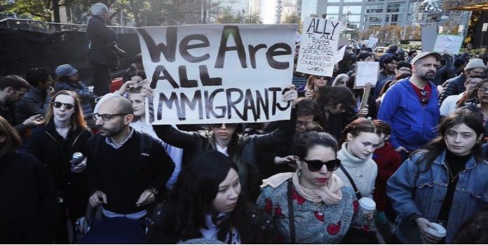 Afirma de Blasio que NY seguirá protegiendo a migrantes pese a sanciones