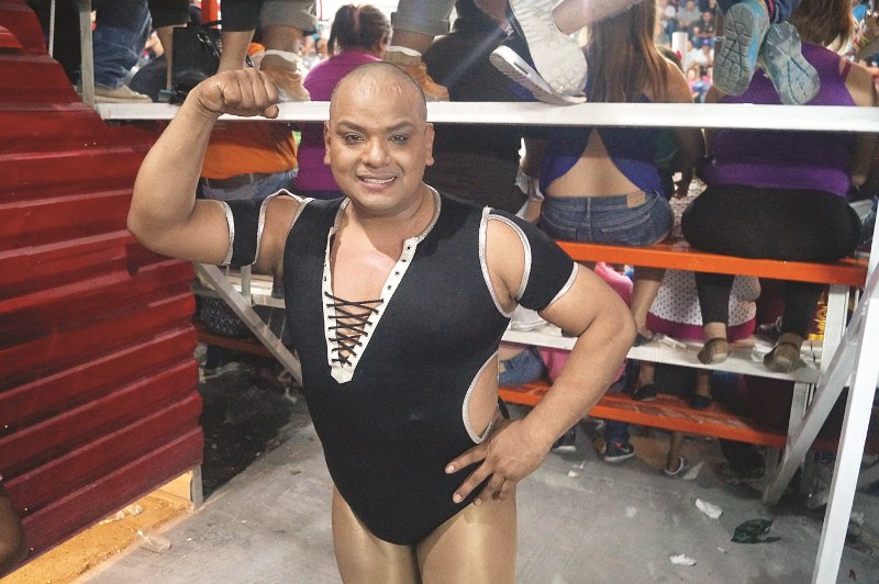 Iviz Guajardo Jr. le gana la cabellera a Guerrero Negro III