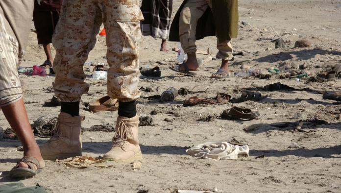 Se atribuye Estado Islámico atentado suicida que mató al menos a 49 soldados en Yemen