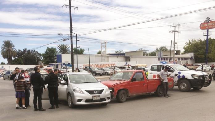 Fuerte choque en Juárez y Guanajuato