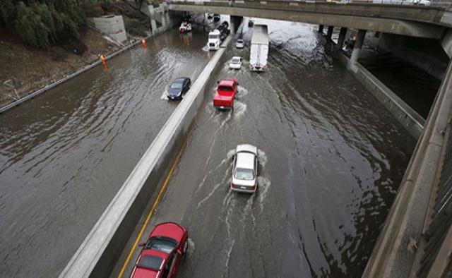 Evacuan California tras fuertes tormentas