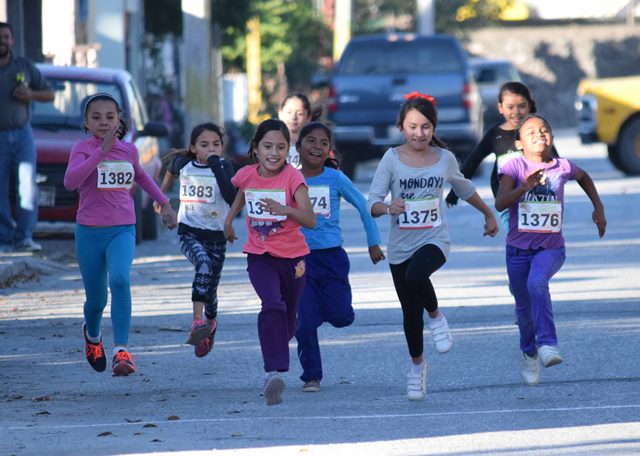 Corren en honor a la Virgen de Guadalupe