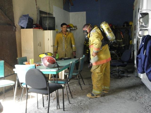 Imparten talleres sobre incendios