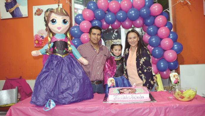 Alejandra ¡festeja como princesa!