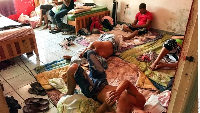 Revisan hoteles por cubanos hacinados