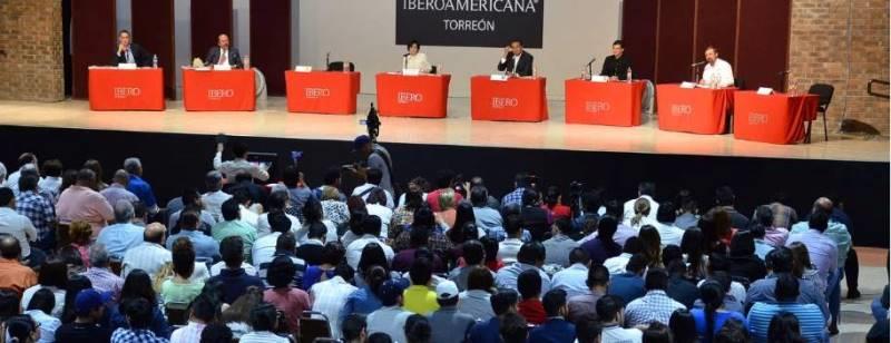 Debaten candidatos en Universidad de Coahuila